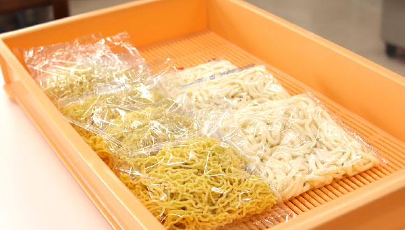 麺専用パッケージング機械の取り扱いがございます